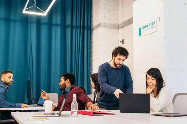 Wykres wzrostu finansowego i oszczędności